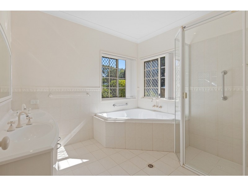 9-11 Cleary Street, Cleveland QLD 4163