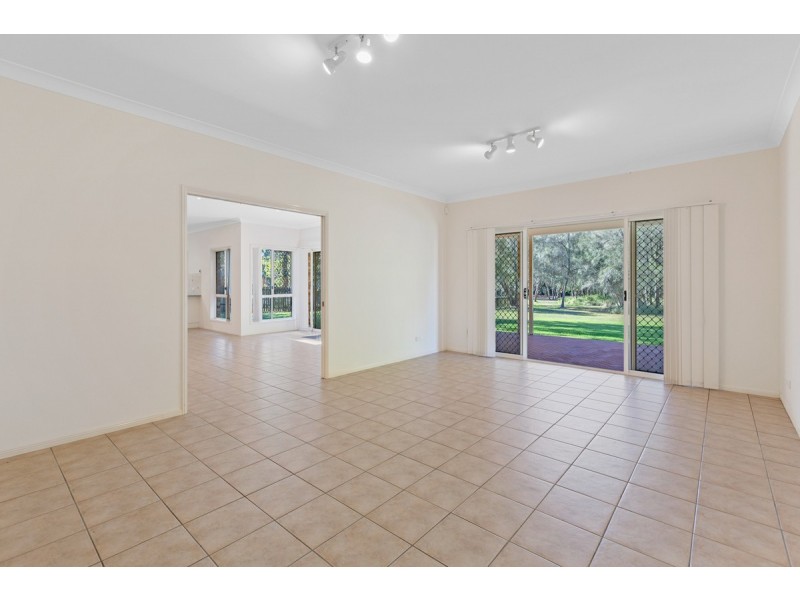 9-11 Cleary Street, Cleveland QLD 4163