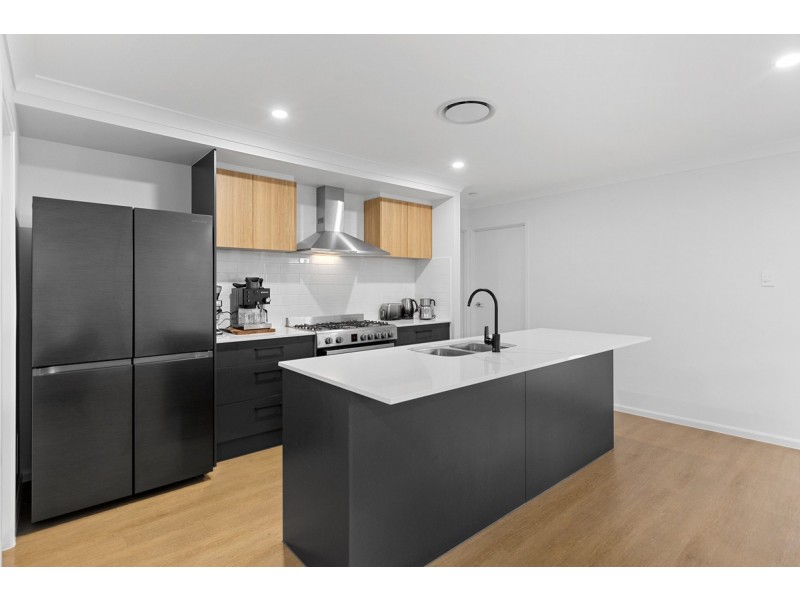 24 Rauburn Street, Thornlands QLD 4164