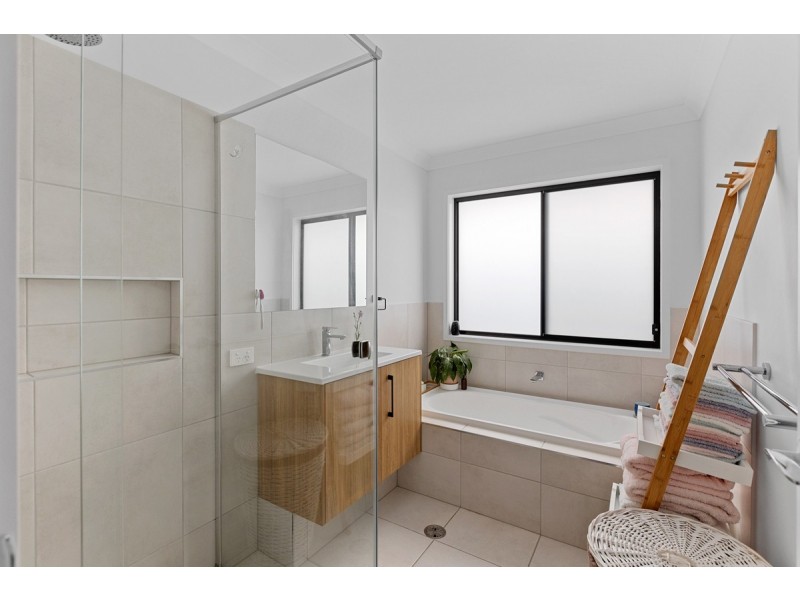 24 Rauburn Street, Thornlands QLD 4164