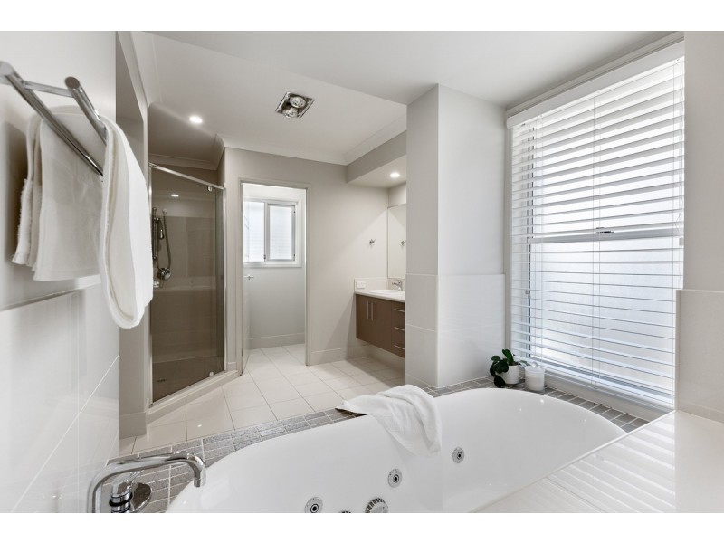 69 Carlingford  Drive, Thornlands QLD 4164