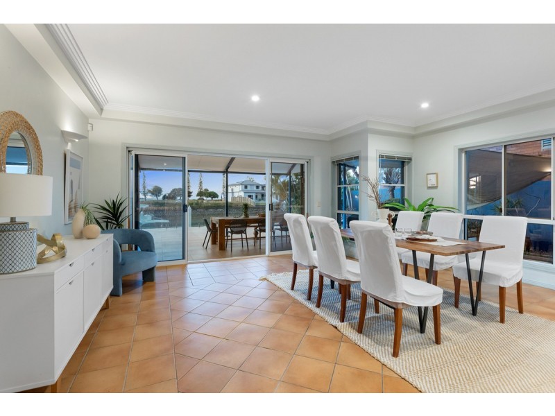 22 Plymouth Court, Raby Bay QLD 4163