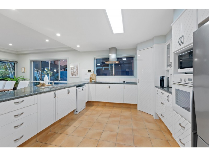 22 Plymouth Court, Raby Bay QLD 4163