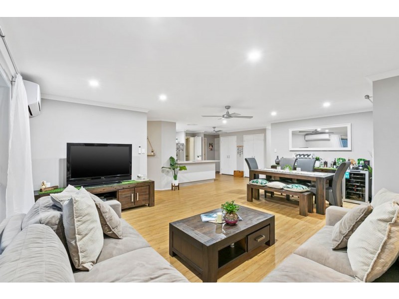 15 Ashwood Circuit, Birkdale QLD 4159
