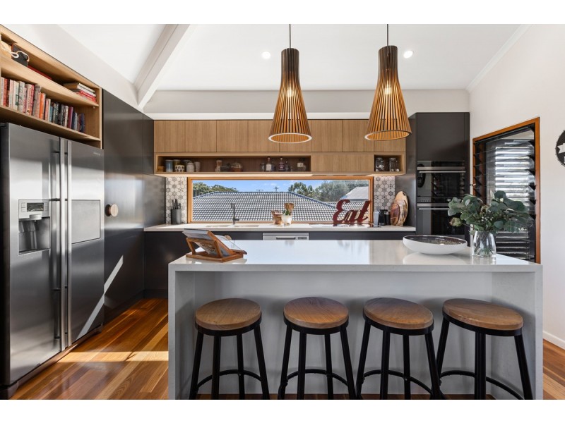 6 Courageous Court, Cleveland QLD 4163