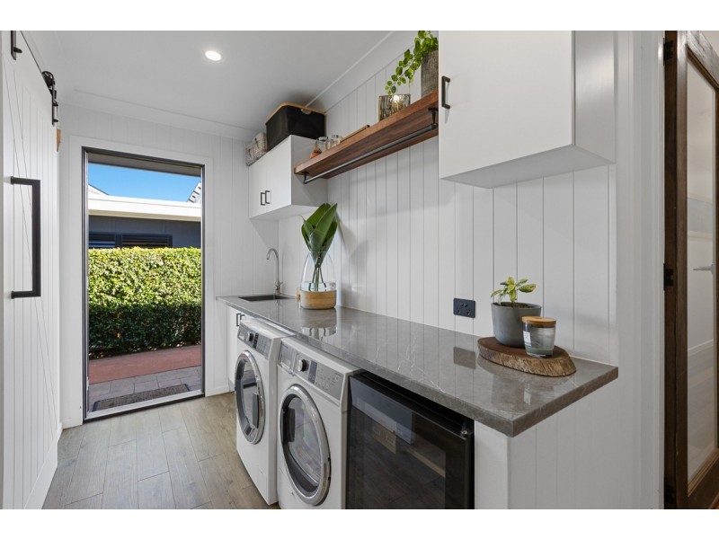 6 Courageous Court, Cleveland QLD 4163