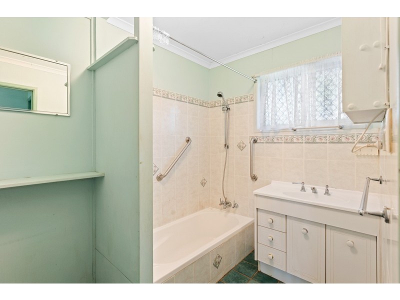 19 Warner Street, Wellington Point QLD 4160