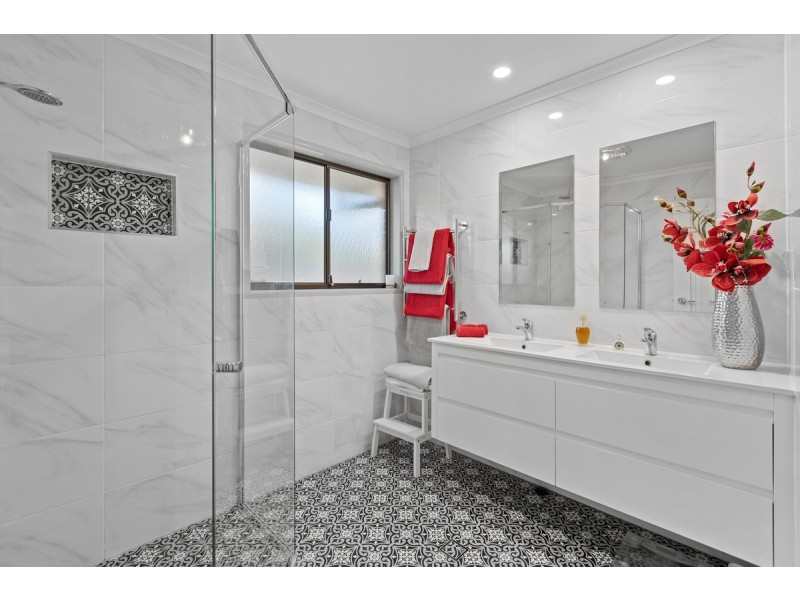 7 Norham Court, Carindale QLD 4152