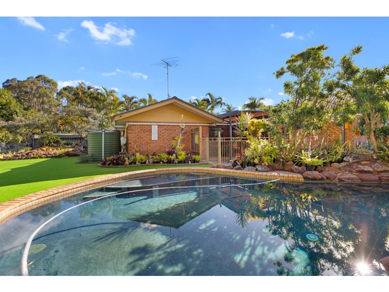 7 Norham Court, Carindale QLD 4152