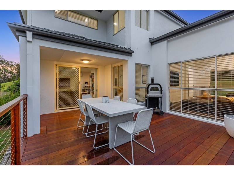 70 Christina Ryan Way, Arundel QLD 4214