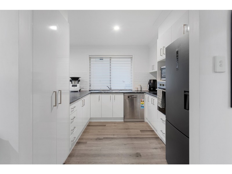 70 Christina Ryan Way, Arundel QLD 4214