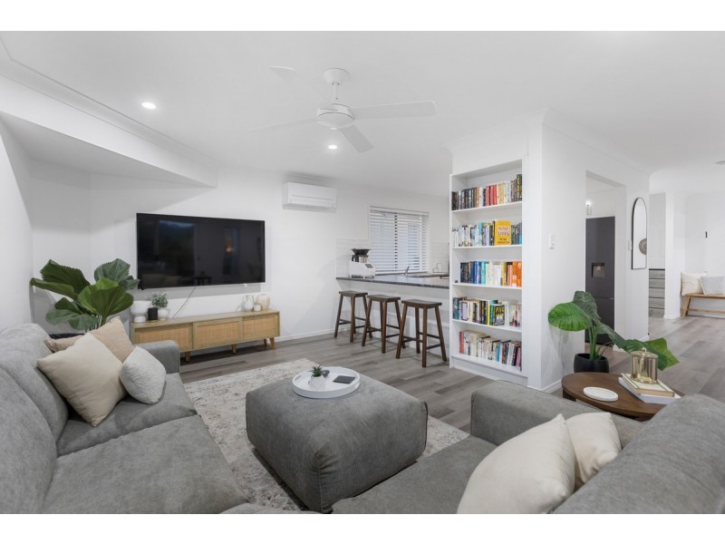 70 Christina Ryan Way, Arundel QLD 4214