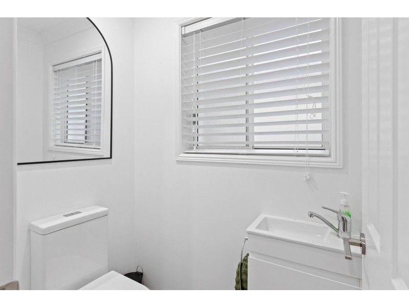 70 Christina Ryan Way, Arundel QLD 4214