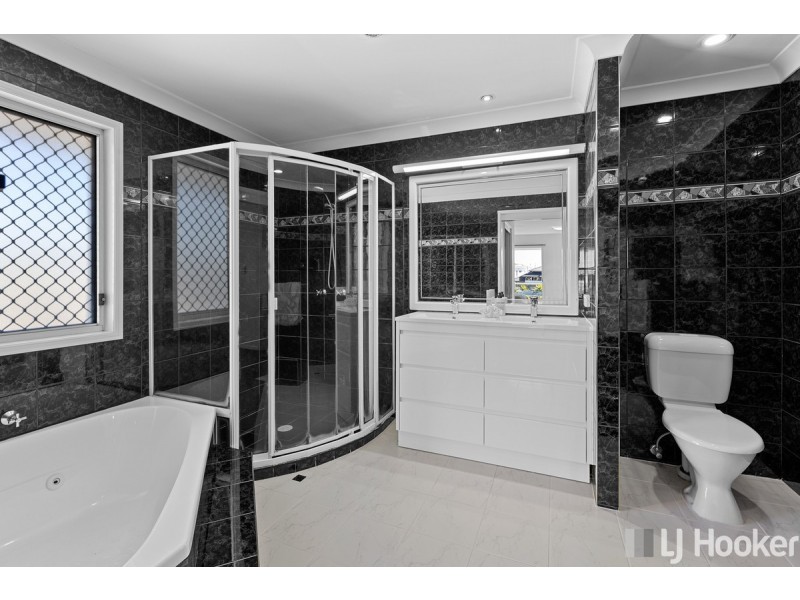 17 Caravel Court, Raby Bay QLD 4163