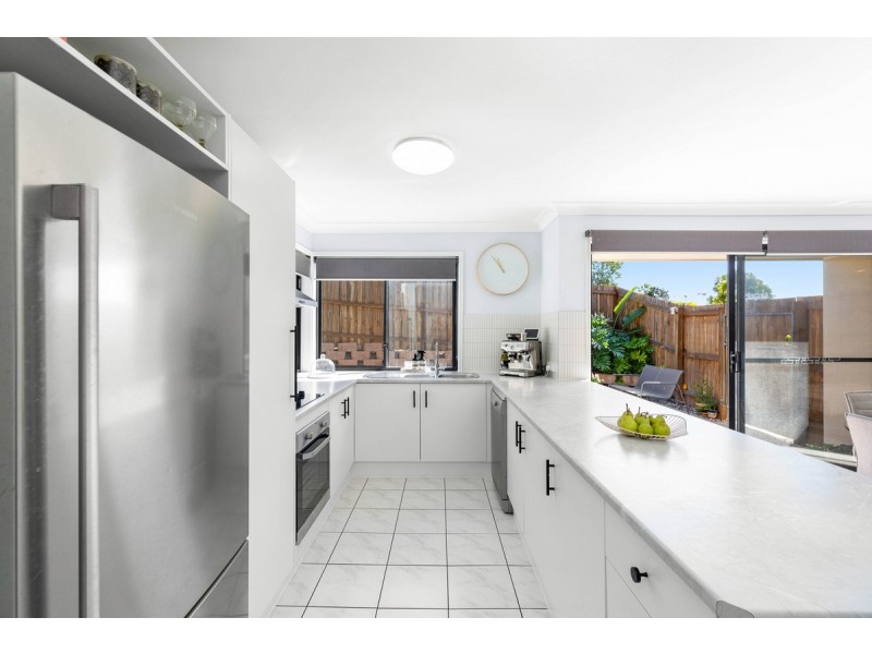1 Olympic Place, Sinnamon Park QLD 4073