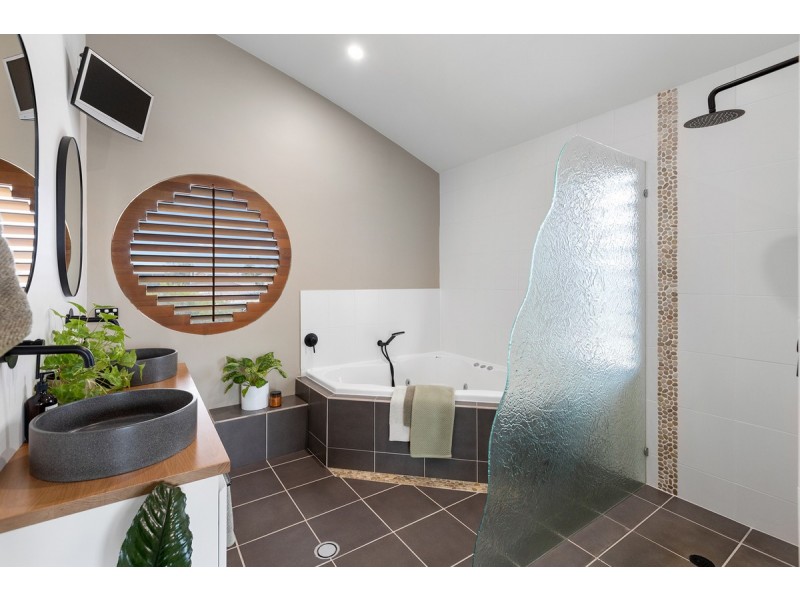 8 Willmott Street, Victoria Point QLD 4165