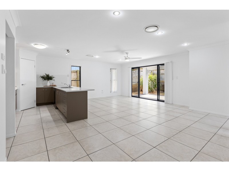 2/118 Beach Street, Cleveland QLD 4163