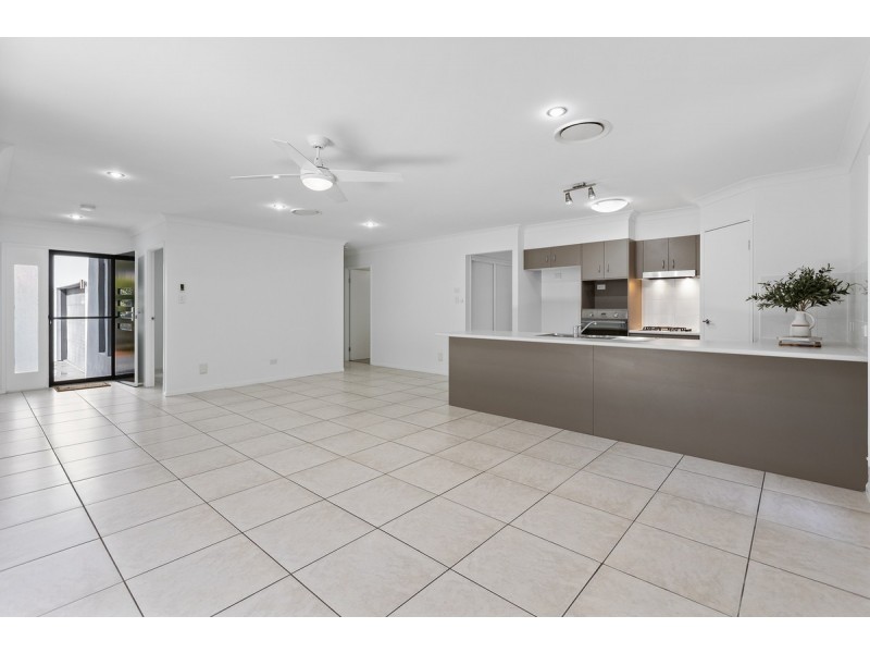 2/118 Beach Street, Cleveland QLD 4163