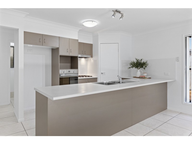 2/118 Beach Street, Cleveland QLD 4163