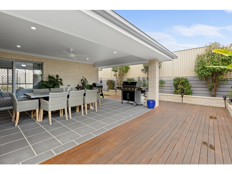 19 Noah Court, Redland Bay QLD 4165