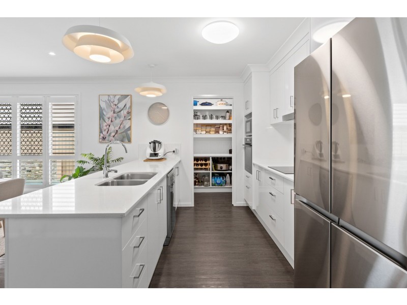 19 Noah Court, Redland Bay QLD 4165