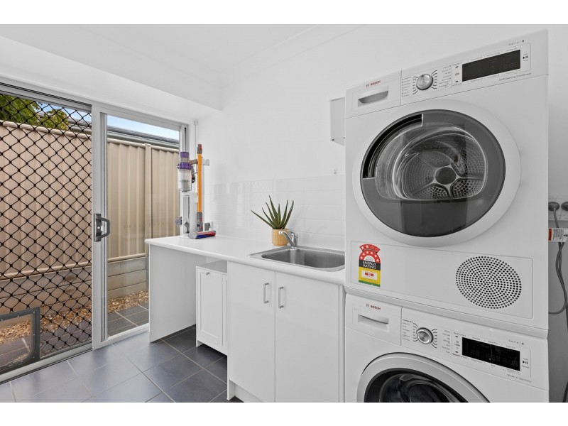 19 Noah Court, Redland Bay QLD 4165