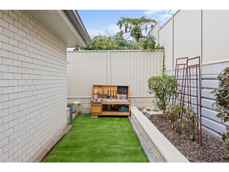 19 Noah Court, Redland Bay QLD 4165