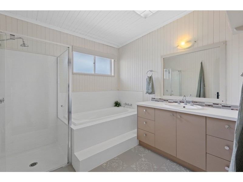 2 Mayflower Street, Daisy Hill QLD 4127
