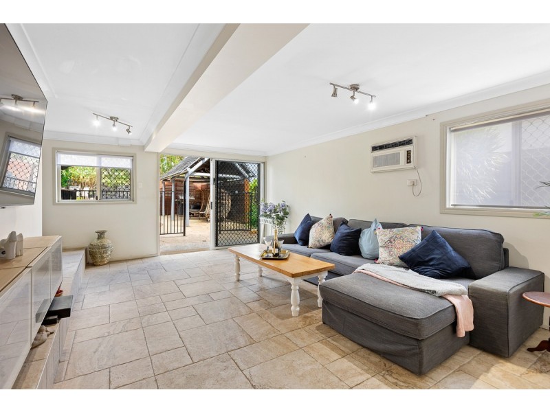 2 Mayflower Street, Daisy Hill QLD 4127