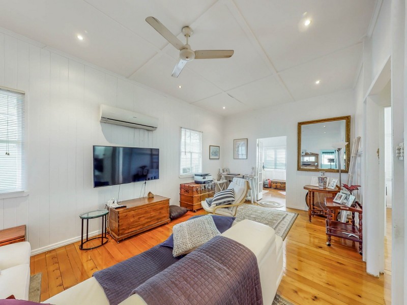 110 Malcolm Street, Hawthorne QLD 4171