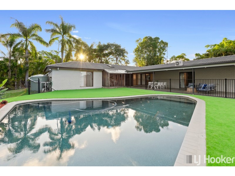 17 Sycamore Street, Redland Bay QLD 4165