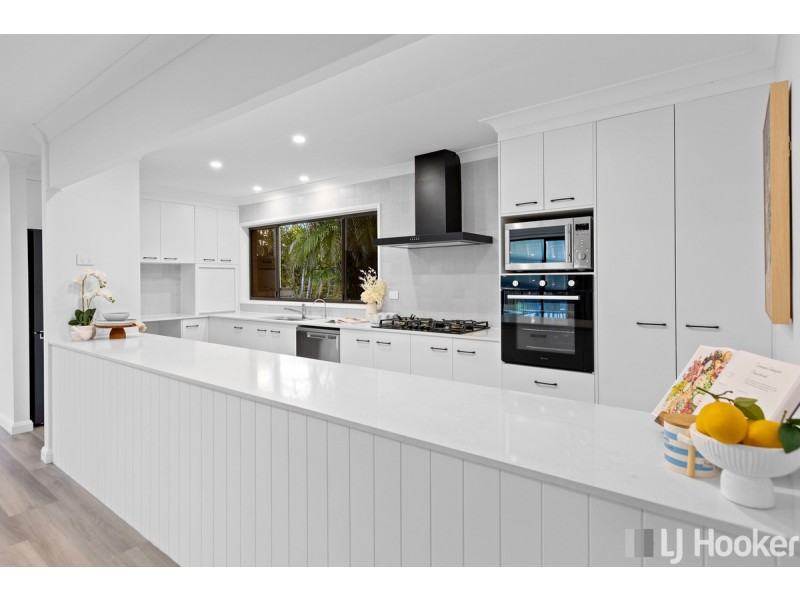 17 Sycamore Street, Redland Bay QLD 4165