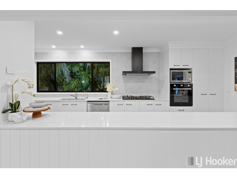 17 Sycamore Street, Redland Bay QLD 4165