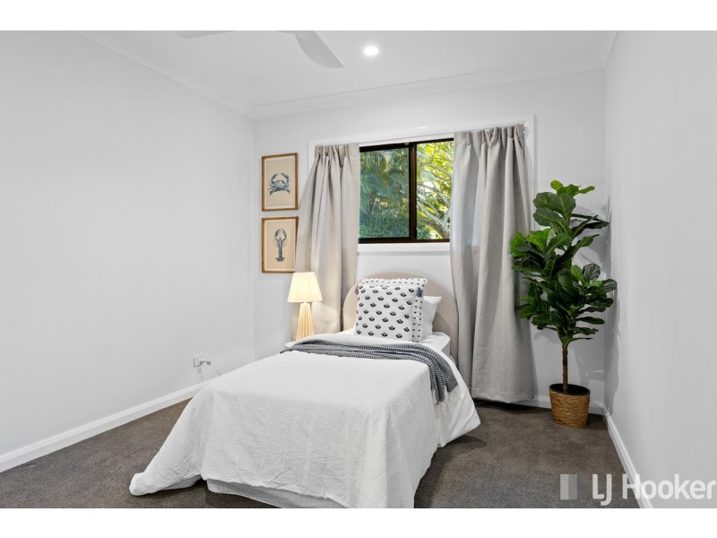 17 Sycamore Street, Redland Bay QLD 4165