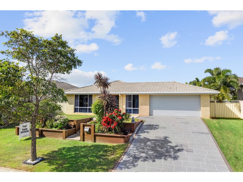 20 Magnetic Place, Redland Bay QLD 4165