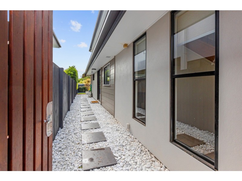 25 South Street, Cleveland QLD 4163