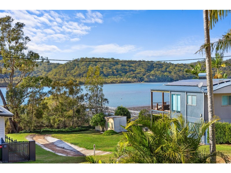 94 Wahine Drive, Russell Island QLD 4184