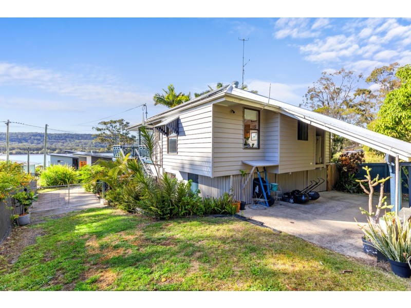 94 Wahine Drive, Russell Island QLD 4184