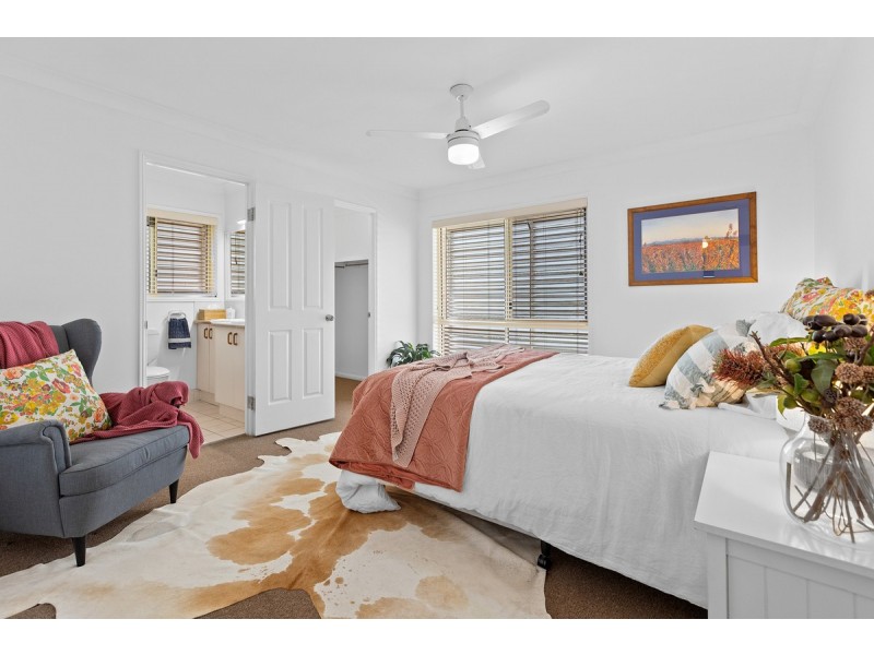 1 Lynch Crescent, Birkdale QLD 4159