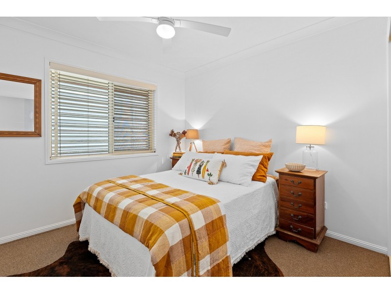 1 Lynch Crescent, Birkdale QLD 4159