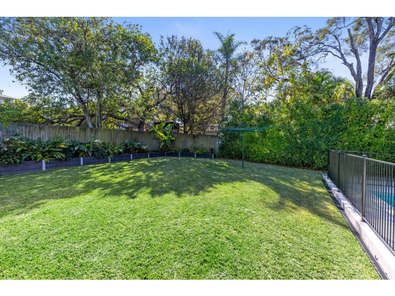 4 Framont Avenue, Holland Park QLD 4121