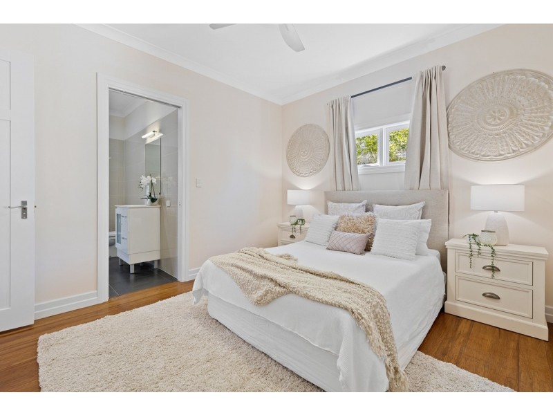 4 Framont Avenue, Holland Park QLD 4121
