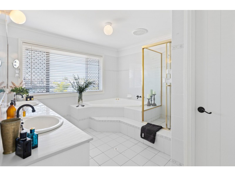 65 Masthead Drive, Raby Bay QLD 4163