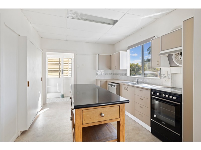 57 Tingalpa Street, Wynnum West QLD 4178