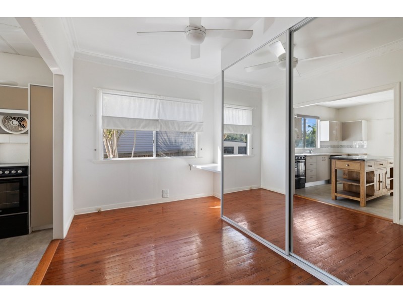 57 Tingalpa Street, Wynnum West QLD 4178