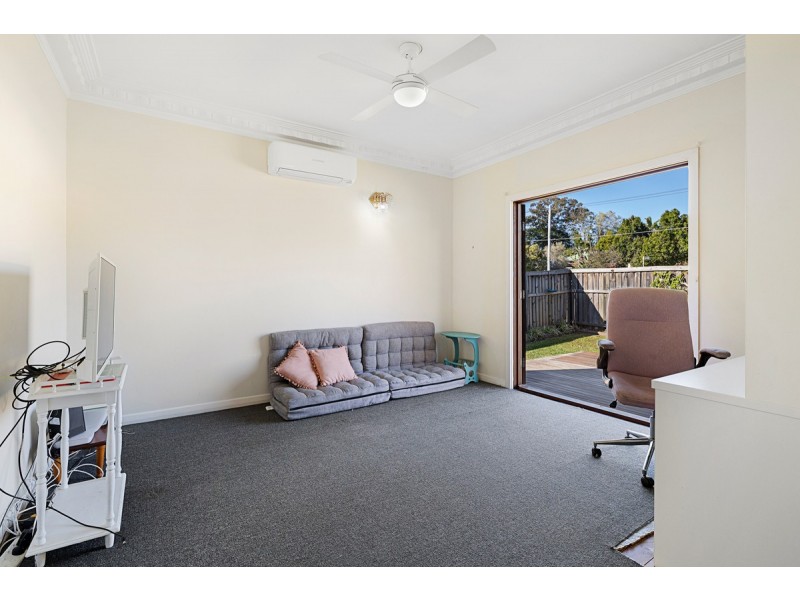 57 Tingalpa Street, Wynnum West QLD 4178