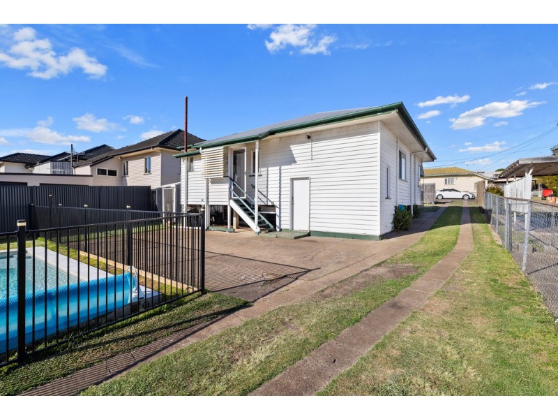 57 Tingalpa Street, Wynnum West QLD 4178