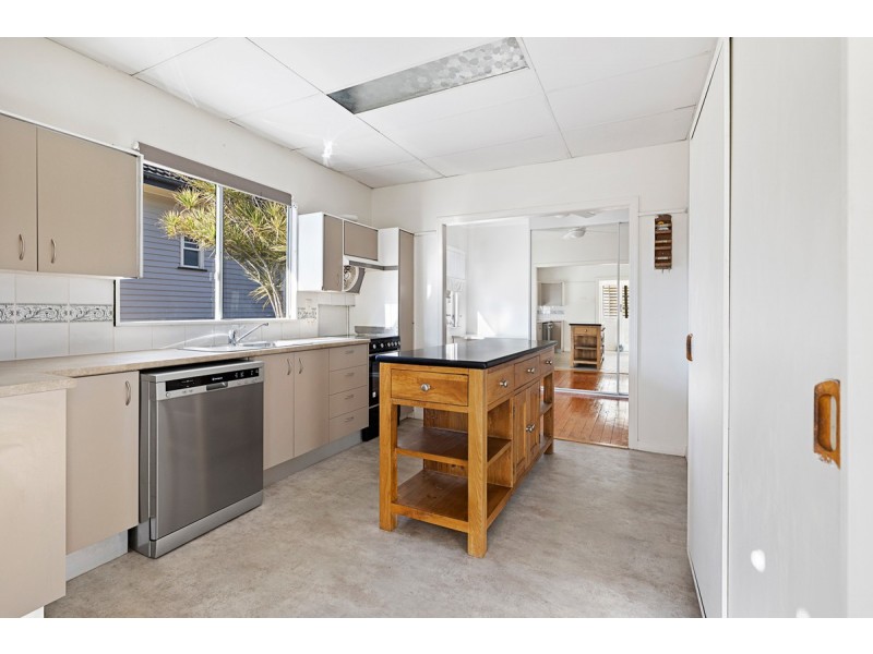 57 Tingalpa Street, Wynnum West QLD 4178