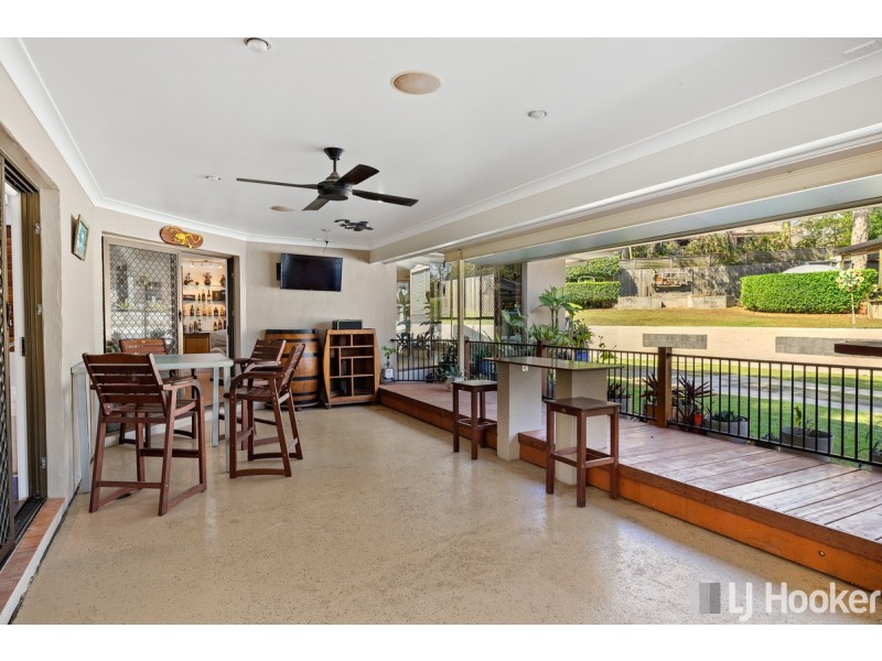 2 Kalmia Drive, Redland Bay QLD 4165