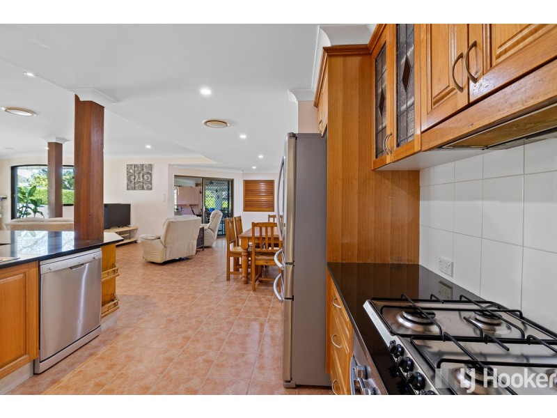 2 Kalmia Drive, Redland Bay QLD 4165